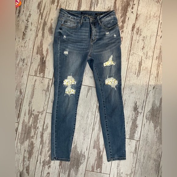 Judy Blue jeans - Picture 1 of 2